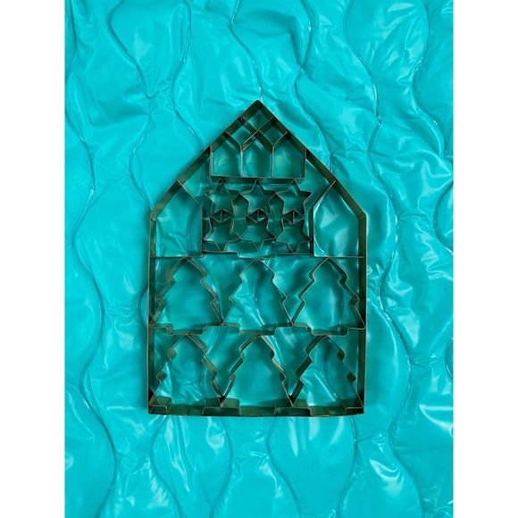 Hearth and Hand Magnolia 2019 Multi Cookie Cutter Tree Stars House 13x9 - Picture 2 of 3